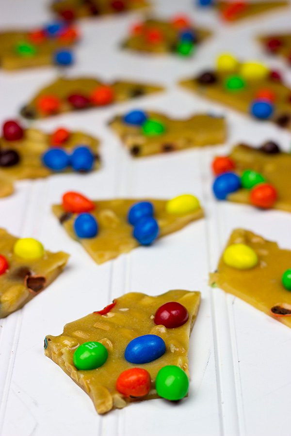 peanut brittle recipe Crunchy Peanut Brittle with Peanut M&Ms #BakingIdeas #shop #cbias