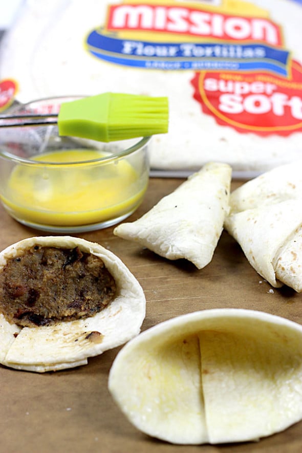 Cinnamon Cheesecake Dessert Somosa--click for recipe from Spiced!