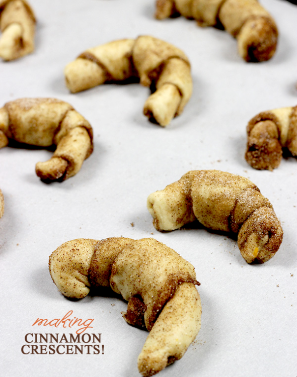 Cinnamon Crescent Rolls with Orange-Almond Glaze from spicedblog.com #cinnamonroll #cinnamonbun