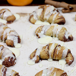 Cinnamon Crescent Rolls with Orange-Almond Glaze from spicedblog.com #cinnamonroll #cinnamonbun