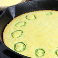 Delicious Jalapeno Cornbread from spicedblog.com #jalapeno #cornbread
