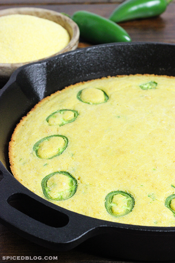 Delicious Jalapeno Cornbread from spicedblog.com #jalapeno #cornbread