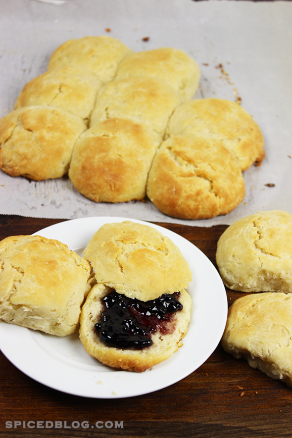Old Fashioned Buttermilk Biscuit from Spicedblog.com #biscuit