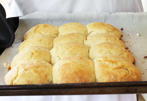Old Fashioned Buttermilk Biscuit from Spicedblog.com #biscuit