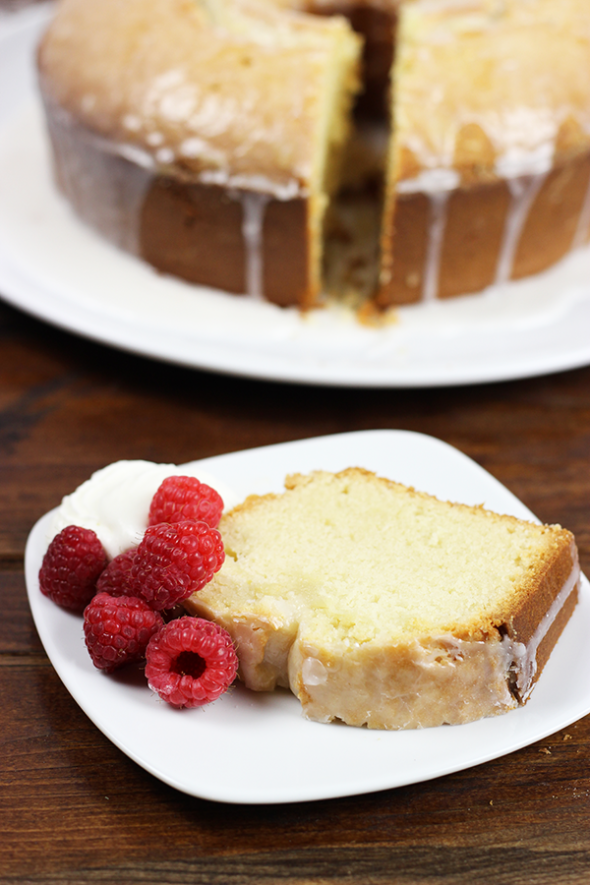 Peach Bellini Pound Cake #peach #poundcake #memorialday