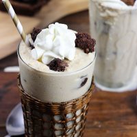 PERFECT FOR FATHER'S DAY! Peanut Butter + Brownie Chunk Milkshake #FathersDay #milkshake #chocolate #brownie #peanutbutter