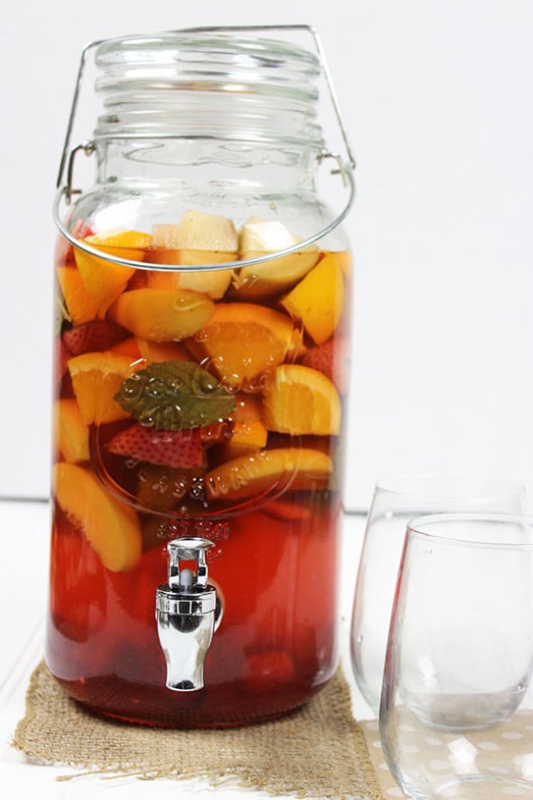 Summer White Wine Sangria #summer #sangria