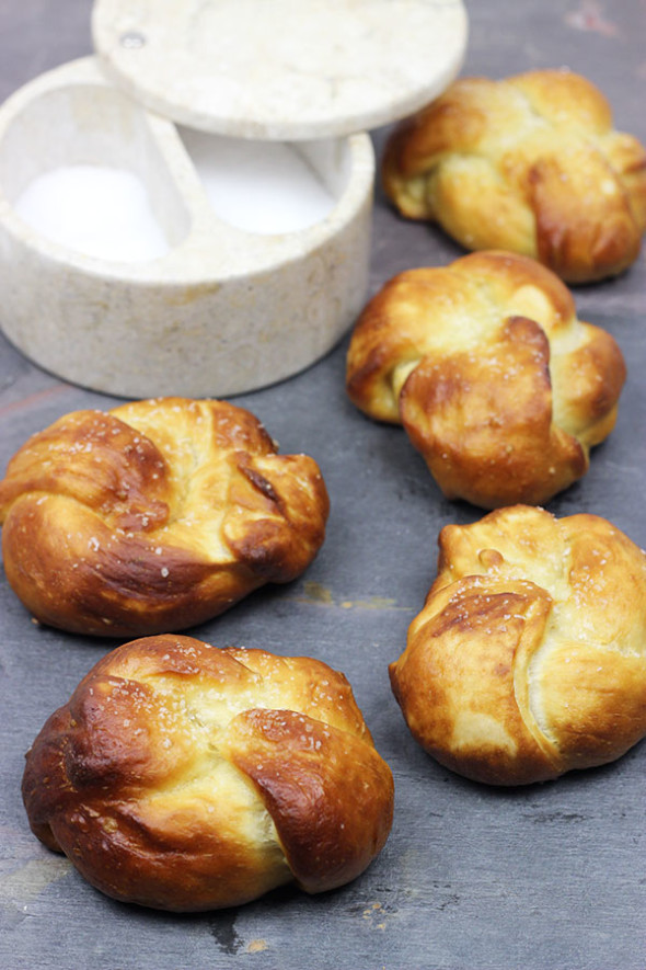 Easy Homemade Pretzel Rolls