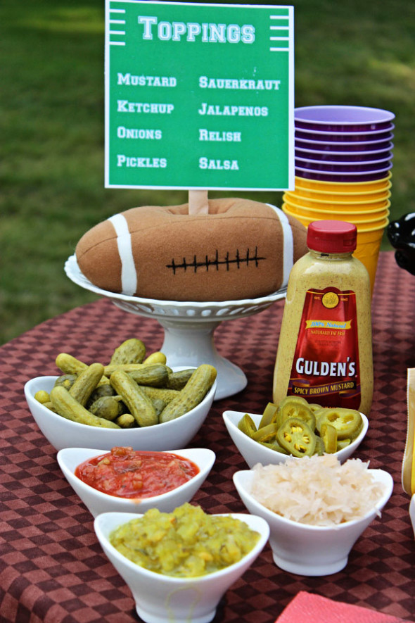 "Hot Dog Bar" Tailgate Party with Hebrew National #HebrewNational #99summerdays