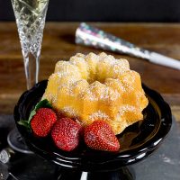 Champagne Pound Cake