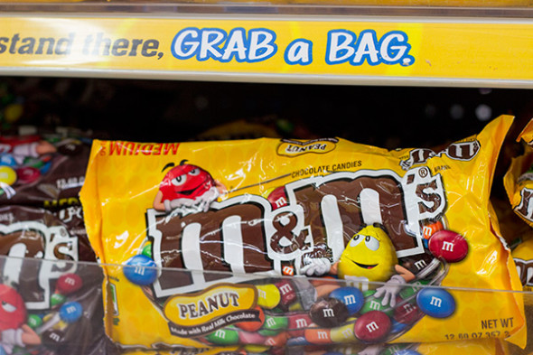 Crunchy Peanut Brittle with Peanut M&Ms #BakingIdeas #shop #cbias