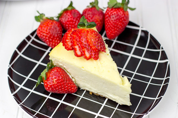 Classic Cheesecake with Graham Cracker Crust | Spicedblog.com