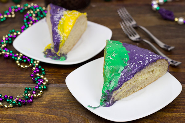 Cinnamon Cream Cheese King Cake
