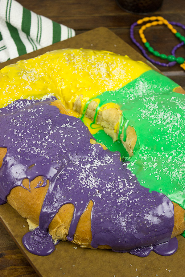 Cinnamon Cream Cheese King Cake