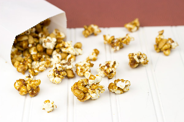 Homemade Cracker Jack (aka - The MOST addicting snack ever!!)
