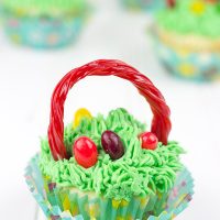 Easter Basket Cupcakes | Spicedblog.com