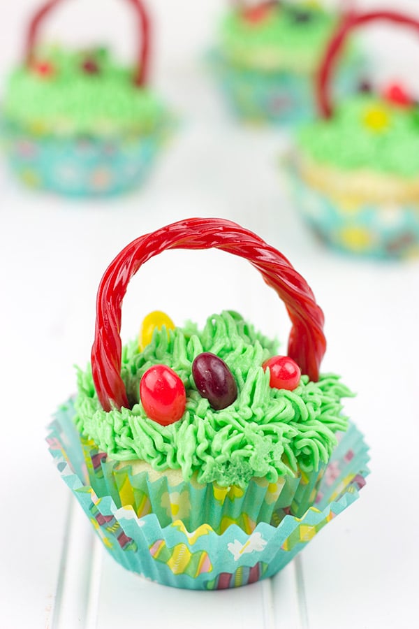 Easter Basket Cupcakes | Spicedblog.com
