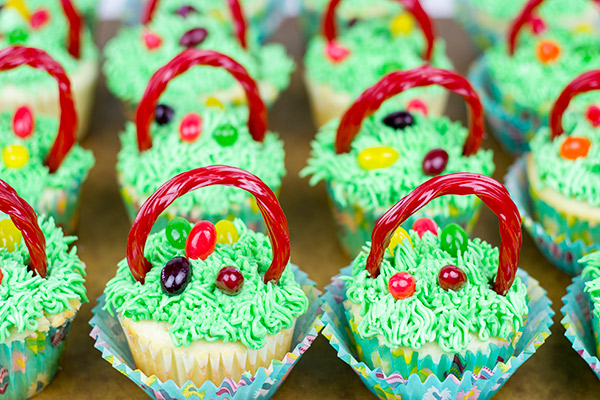 Easter Basket Cupcakes | Spicedblog.com