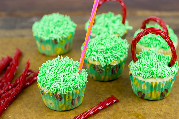 Easter Basket Cupcakes | Spicedblog.com