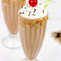 Classic Chocolate Malted Milkshake: PERFECT FOR FATHER'S DAY!