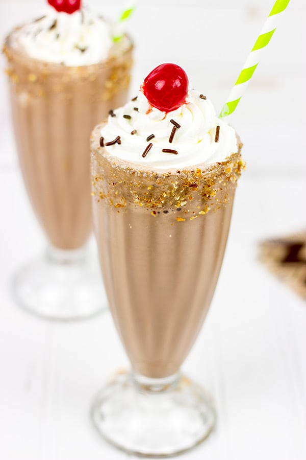 Classic Chocolate Malted Milkshake: PERFECT FOR FATHER'S DAY!