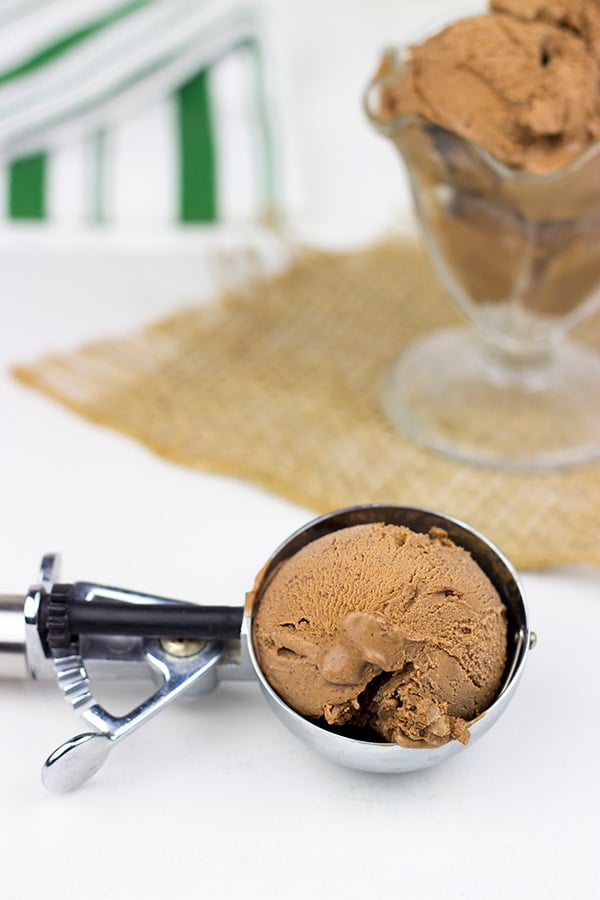 Homemade Chocolate Ice Cream | Spicedblog.com