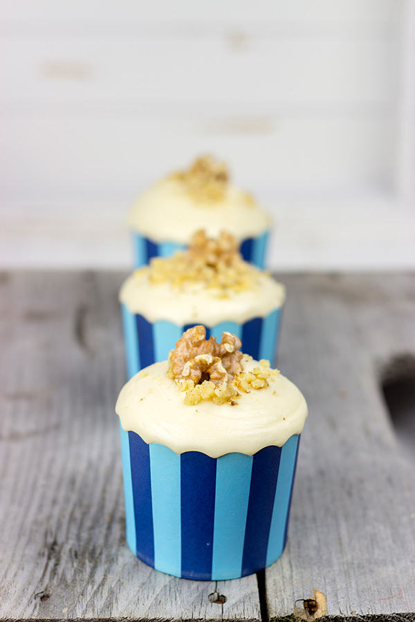 Maple Walnut Cupcakes | Spicedblog.com