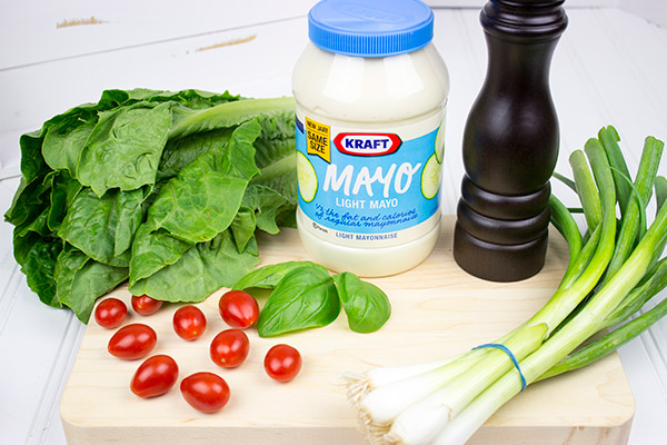 BLT Salad Pasta: Tastes just like your favorite summer sandwich...just in pasta salad form! Perfect for summer barbecues!