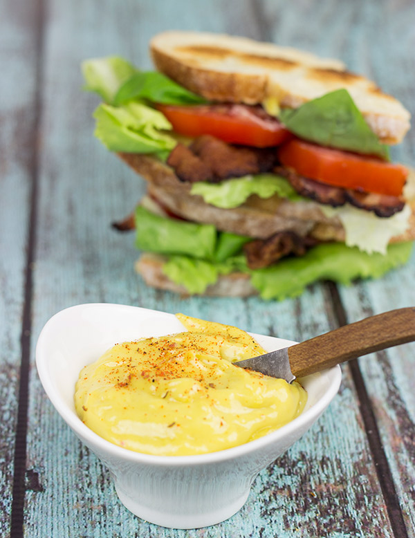 Take the classic summer sandwich up a notch with a homemade aioli! This BLT with Homemade Roasted Garlic Aioli is sure to become a new favorite!