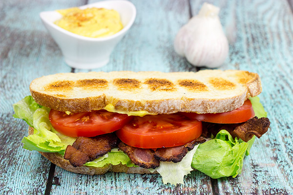 Take the classic summer sandwich up a notch with a homemade aioli! This BLT with Homemade Roasted Garlic Aioli is sure to become a new favorite!