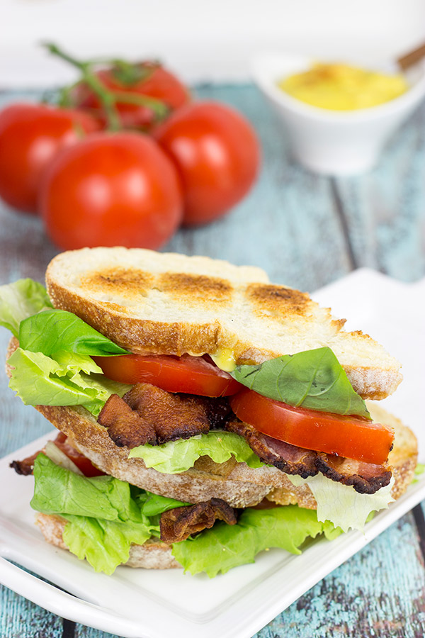Take the classic summer sandwich up a notch with a homemade aioli! This BLT with Homemade Roasted Garlic Aioli is sure to become a new favorite!