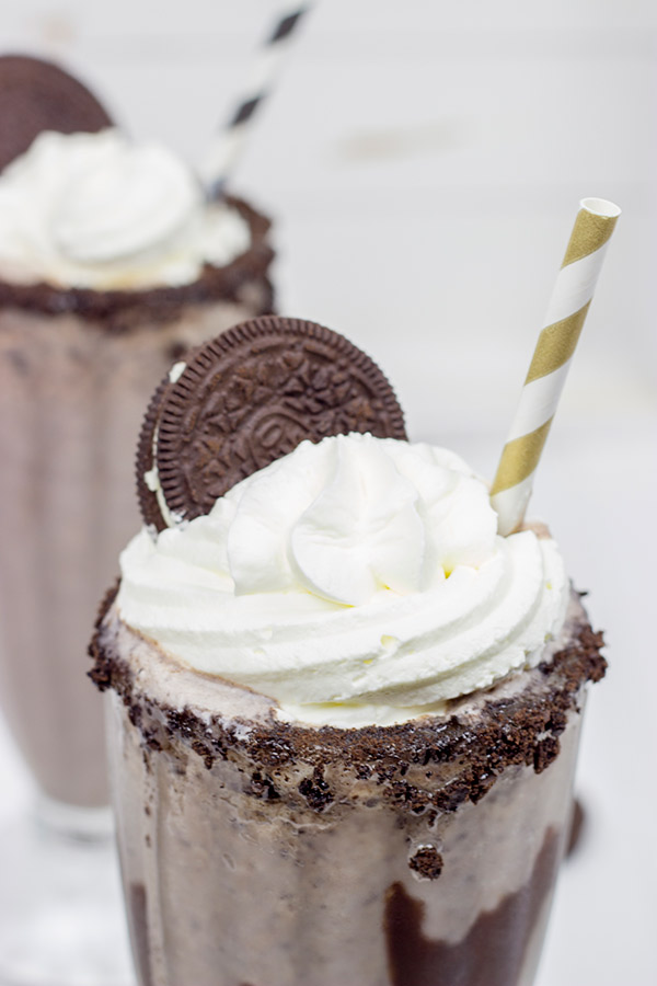 This classic Oreo Milkshake is quite simply one of the best summer desserts ever!