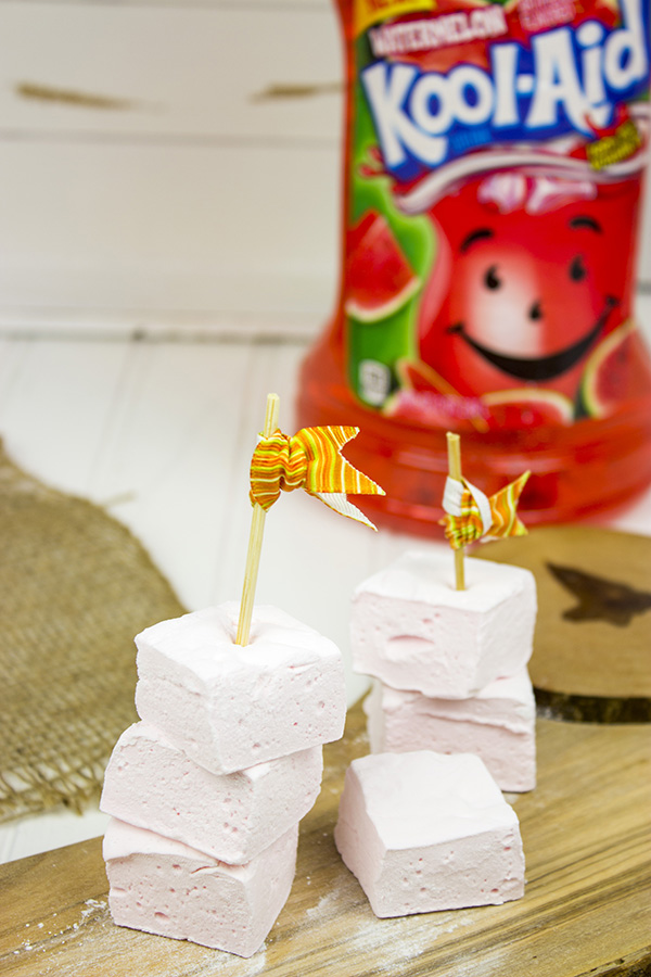 Looking for a fun summer recipe? These Homemade Water Marshmallows are a unique twist on a classic summer treat!