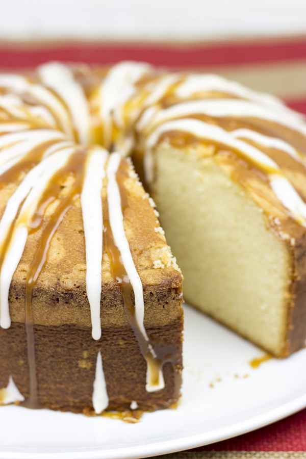 Drizzled with caramel and vanilla, this Dr Pepper Pound Cake is the perfect dessert for your next outdoor party, summer picnic or backyard bash! #CollectiveBias #shop #BackyardBash