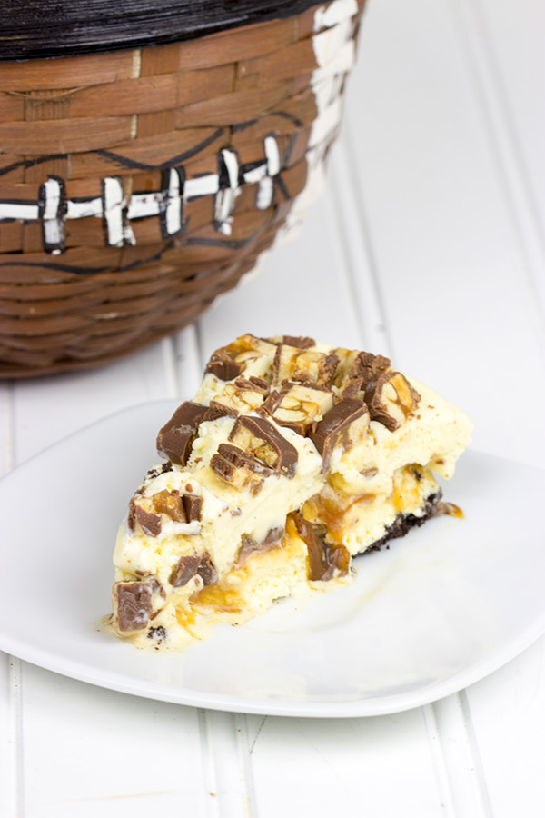 SNICKERS Ice Cream Pie: Layers of vanilla ice cream and chopped SNICKERS bars make this pie the perfect dessert for the 2nd half of the big game! #Chocolate4TheWin #shop