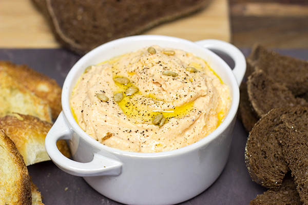 This Whipped Pumpkin Ricotta is the perfect savory appetizer for Fall entertaining!