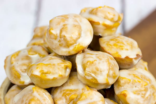 Celebrate Autumn with these quick and easy Baked Pumpkin Spice Donut Holes!