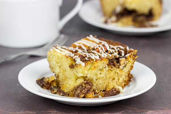 Have guests in town? Make breakfast easy with this Overnight Coffee Cake!