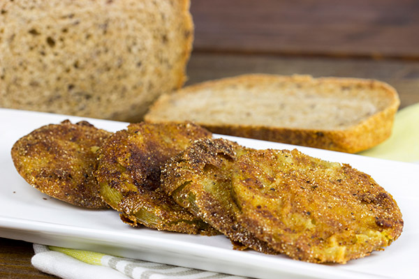 These Fried Green Tomato BLTs are a delicious twist on a classic Southern dish!
