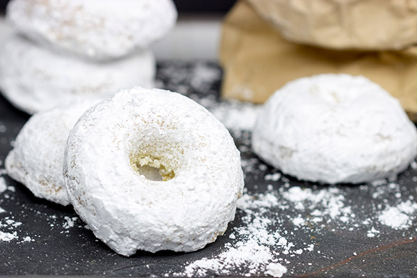 These Baked Powdered Sugar Doughnuts are a quick and easy breakfast classic!