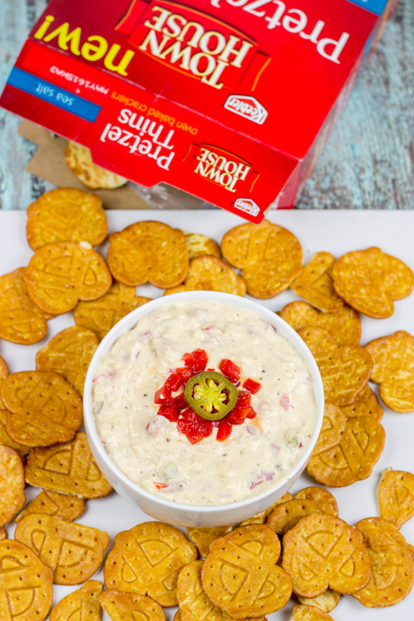 This quick and tasty Southern Pimento Cheese Dip is perfect for cocktail parties or just watching the big game! #WaysToWow