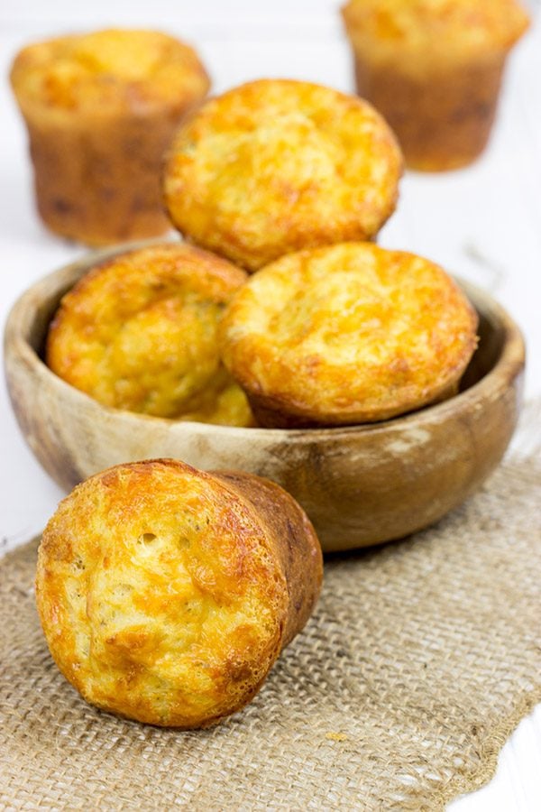 Filled with extra-sharp cheddar cheese and crumbled bacon, these Bacon Cheddar Popovers are perfect for a hearty weekend brunch!