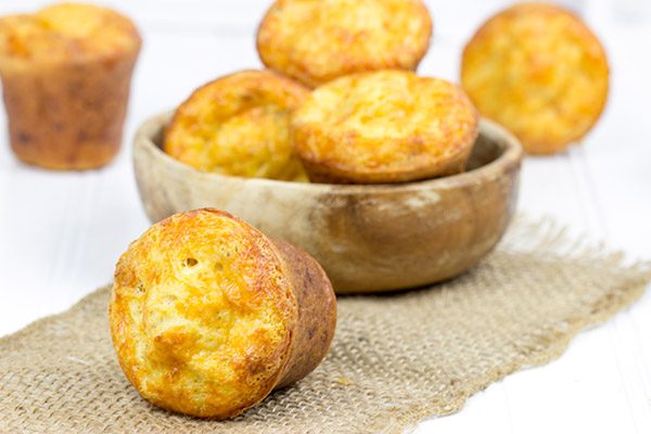 Filled with extra-sharp cheddar cheese and crumbled bacon, these Bacon Cheddar Popovers are perfect for a hearty weekend brunch!