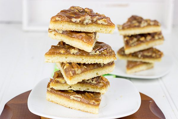 Soft shortbread cookies topped with gooey caramel and crunchy pecans. These Caramel Pecan Cookies are a winner!