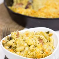 Forget boring mac and cheese! Make dinner exciting with this Roasted Poblano Mac and Cheese!