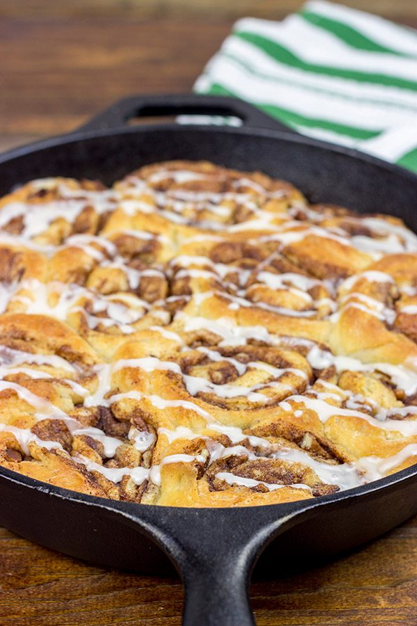 Looking for an amazing weekend breakfast without having to wake up early? Then whip up a batch of these Overnight Cinnamon Rolls!