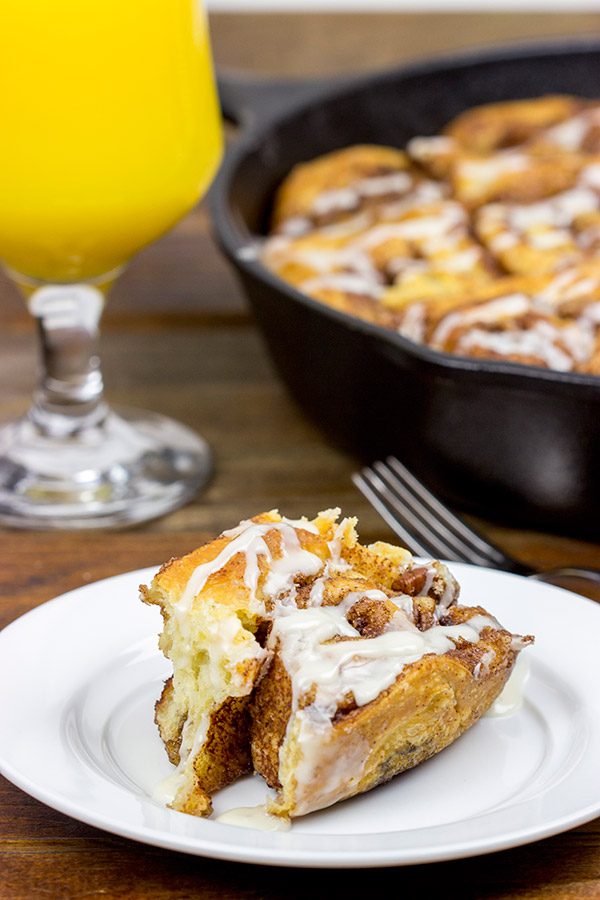 Looking for an amazing weekend breakfast without having to wake up early? Then whip up a batch of these Overnight Cinnamon Rolls!