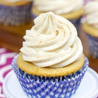 These Chai Tea Latte Cupcakes feature a tasty spiced cupcake topped with cinnamon cream cheese frosting...and they're delicious!!