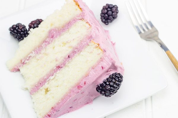 Packed with one of the classic flavors of summer, a slice of this Fresh Blackberry Cake is the perfect treat for the end of a hot day!