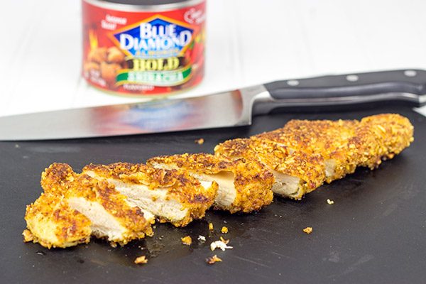 Topped with sriracha almond-encrusted chicken and a sriracha ranch dressing, this Sriracha Almond Chicken Salad makes for a tasty summer lunch!